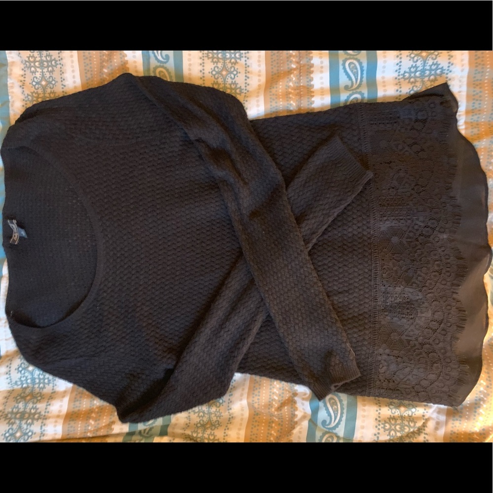 Long sleeve black light sweater